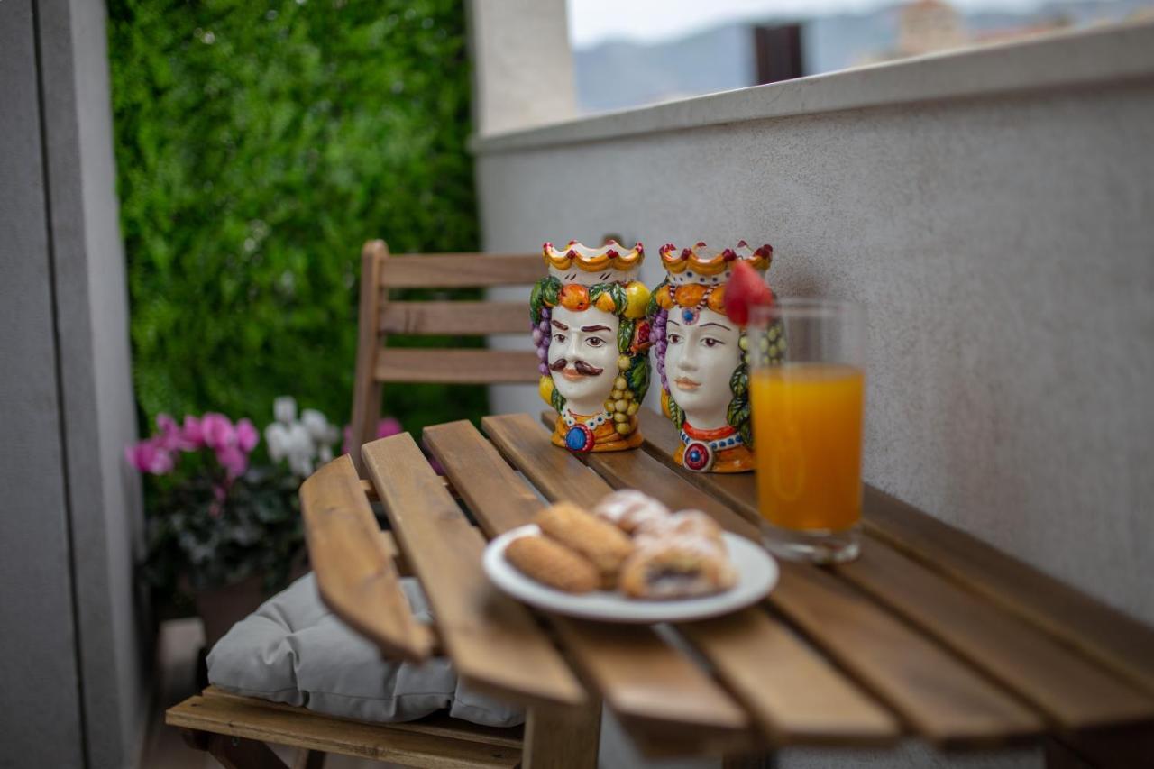 Porta Aragonese Luxury Rooms Palermo Exterior foto